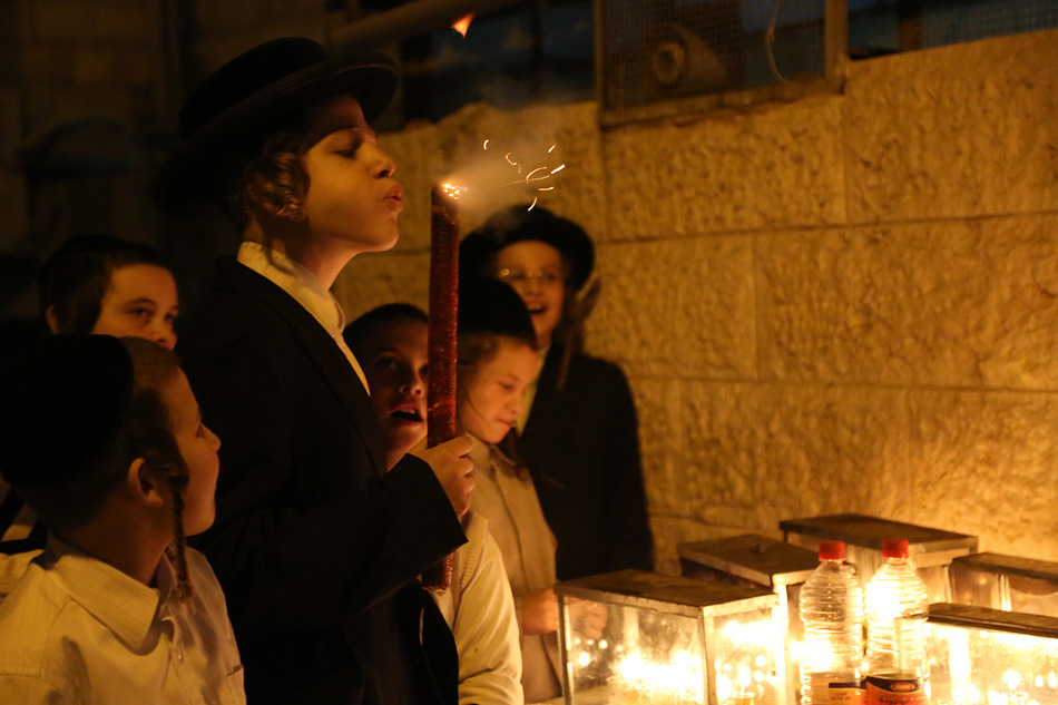 Chanukah photography exhibit offers a window into Hasidic